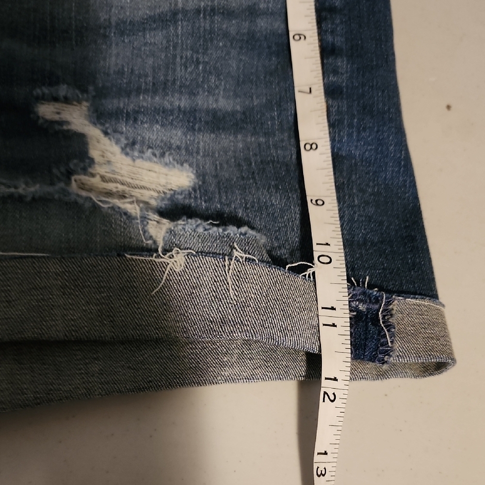 Universal Thread Blue High-Waisted Jean Shorts - Picture 9 of 12